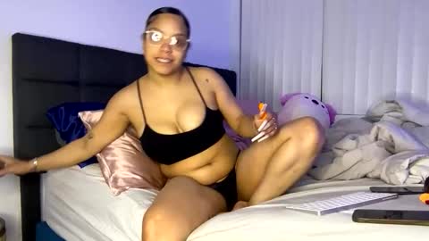 xStarGazingx online show from 20, 4, 2026