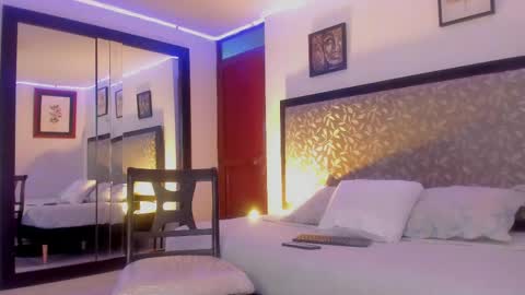 Xtasis online show from 19, 4, 2026