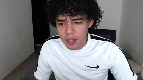 Snapshot of xtranherr chatting on 4, 1, 2025 xtranherr online show from 4, 1, 2025