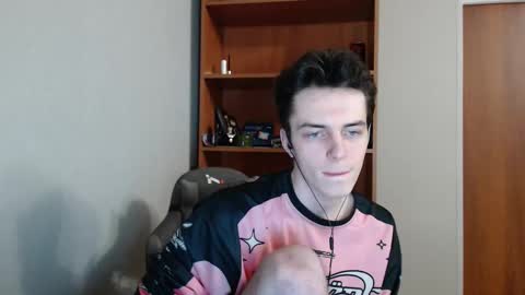 Snapshot of xtraqqq chatting on 2, 10, 2025 traqqq online show from 2, 10, 2025