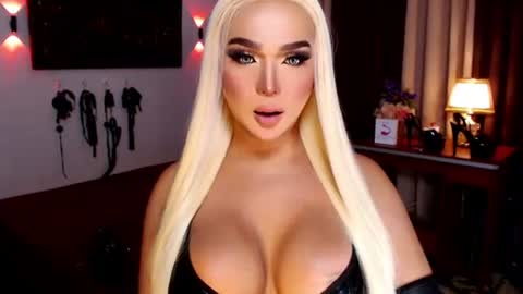 Snapshot of xworldclasskelly chatting on 4, 8, 2026 K E L L Y online show from 4, 8, 2026