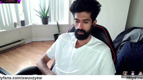 Snapshot of xwuvzyew chatting on 11, 1, 2025 x online show from 11, 1, 2025