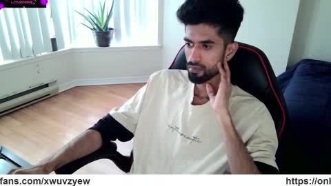 Snapshot of xwuvzyew chatting on 18, 1, 2025 x online show from 18, 1, 2025