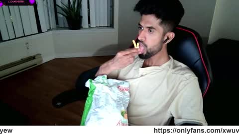 Snapshot of xwuvzyew chatting on 19, 1, 2025 x online show from 19, 1, 2025