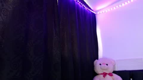 Snapshot of xx_johnson_xx chatting on 10, 6, 2026 VALE online show from 10, 6, 2026