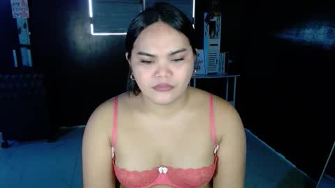 Kylie Smith online show from 8, 11, 2025