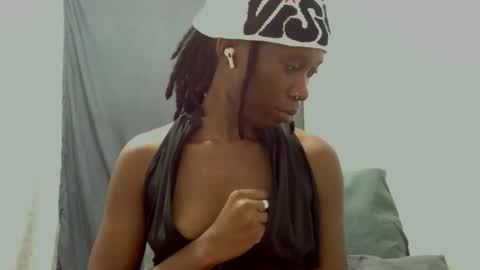 xxsexytalia28 online show from 13, 2, 2025