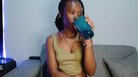 xxsexytalia28 online show from 16, 10, 2025