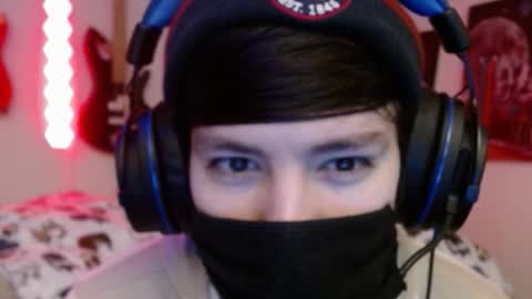 Snapshot of xxwhitefoxx chatting on 16, 2, 2026 David Fox online show from 16, 2, 2026