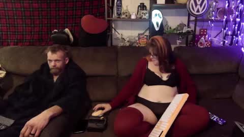 Snapshot of xxx_brattyslut_xxx chatting on 2, 2, 2025 CaliRaeMaxXx online show from 2, 2, 2025