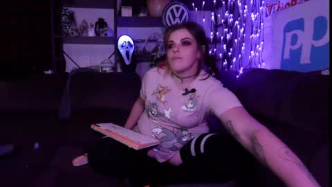 Snapshot of xxx_brattyslut_xxx chatting on 23, 2, 2025 CaliRaeMaxXx online show from 23, 2, 2025