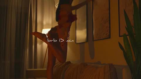 Molly online show from 12, 2, 2026