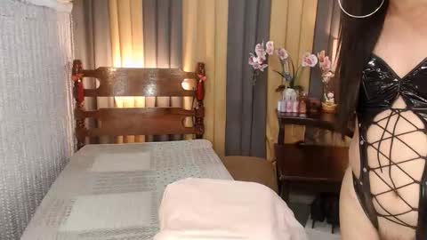 QUEENCY online show from 22, 12, 2025