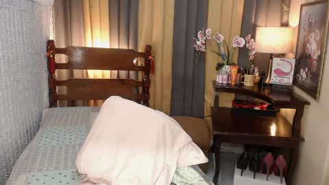 QUEENCY online show from 12, 4, 2026