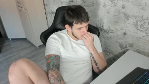 Snapshot of xxxrussel chatting on 12, 9, 2025 xxxrussel online show from 12, 9, 2025