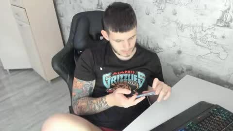 Snapshot of xxxrussel chatting on 4, 10, 2025 xxxrussel online show from 4, 10, 2025