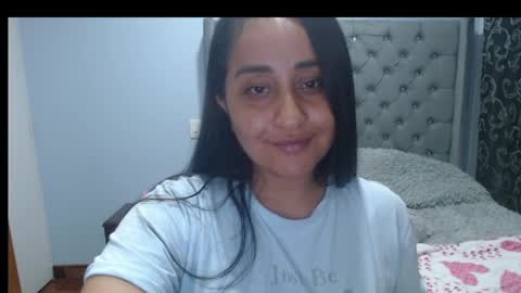 Snapshot of xxxvenus888 chatting on 17, 2, 2025 Lunhaa online show from 17, 2, 2025