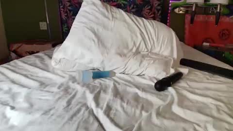 Lil Luna online show from 5, 11, 2025