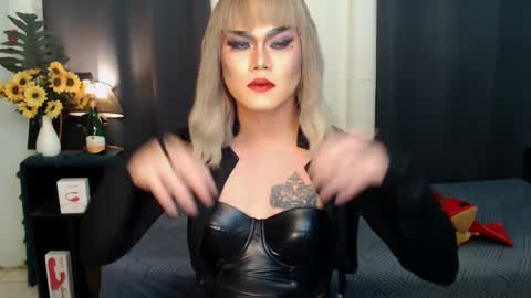Snapshot of xyournightmarequeenx chatting on 15, 12, 2024 QueenMarina online show from 15, 12, 2024