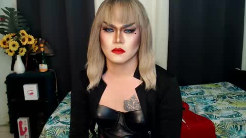 Snapshot of xyournightmarequeenx chatting on 17, 1, 2025 QueenMarina online show from 17, 1, 2025
