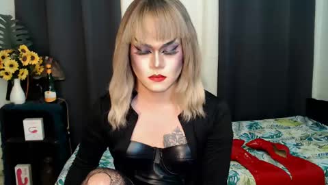 Snapshot of xyournightmarequeenx chatting on 29, 1, 2025 QueenMarina online show from 29, 1, 2025