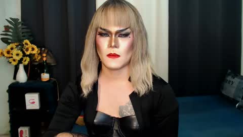 Snapshot of xyournightmarequeenx chatting on 2, 2, 2025 QueenMarina online show from 2, 2, 2025
