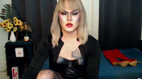 Snapshot of xyournightmarequeenx chatting on 4, 2, 2025 QueenMarina online show from 4, 2, 2025