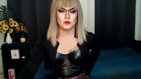 Snapshot of xyournightmarequeenx chatting on 19, 2, 2025 QueenMarina online show from 19, 2, 2025