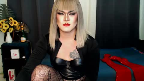 Snapshot of xyournightmarequeenx chatting on 23, 2, 2025 QueenMarina online show from 23, 2, 2025