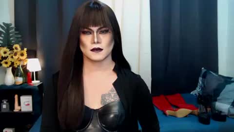 Snapshot of xyournightmarequeenx chatting on 2, 10, 2025 QueenMarina online show from 2, 10, 2025