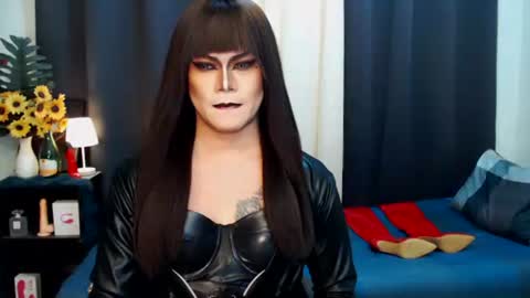 Snapshot of xyournightmarequeenx chatting on 3, 10, 2025 QueenMarina online show from 3, 10, 2025