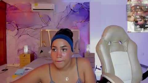 Snapshot of yamirawalker chatting on 8, 9, 2025 Naomi online show from 8, 9, 2025
