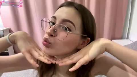 Snapshot of yaniraekberg chatting on 6, 11, 2025 Marry online show from 6, 11, 2025