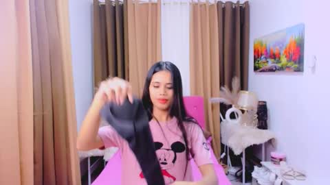 Snapshot of yanna_faulkerson chatting on 3, 10, 2025 Yanna online show from 3, 10, 2025