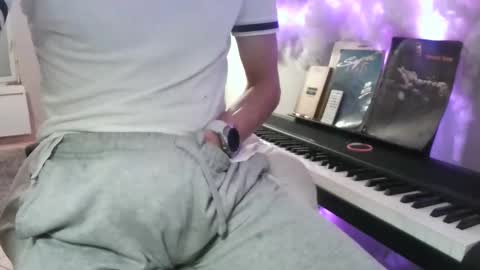 yannsolo8106 online show from 28, 10, 2025