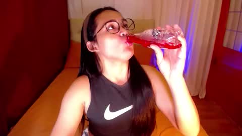 Snapshot of yanny_xoxo chatting on 22, 9, 2025 Allisonn online show from 22, 9, 2025