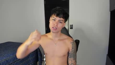 yanpaul83 online show from 18, 11, 2025