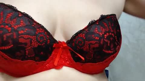 Snapshot of yao_mei chatting on 8, 11, 2025 Yao Mei online show from 8, 11, 2025