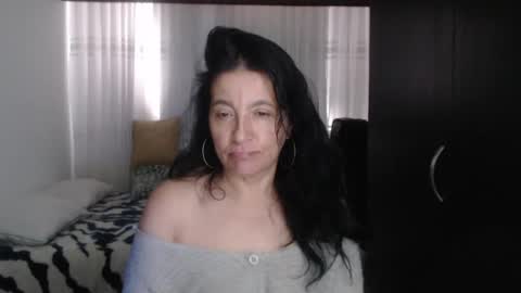 yasmin_love85 online show from 9, 1, 2025