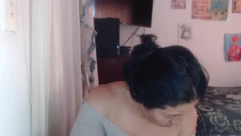 yasmin_love85 online show from 6, 2, 2025