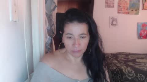 yasmin_love85 online show from 10, 3, 2025