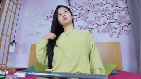 Yasminn Scott online show from 16, 1, 2025