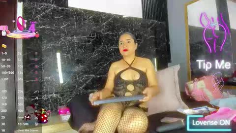 yaya____ online show from 8, 1, 2026