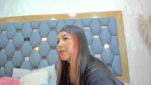 yayi derek  online show from 25, 10, 2025