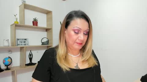 Snapshot of yayita_mature chatting on 11, 10, 2025 yayita online show from 11, 10, 2025