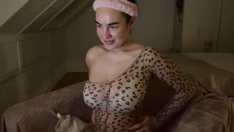 rina online show from 16, 10, 2025