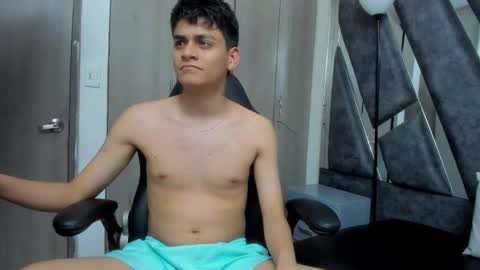 Snapshot of yef_thinn chatting on 7, 1, 2026 yef_thinn online show from 7, 1, 2026