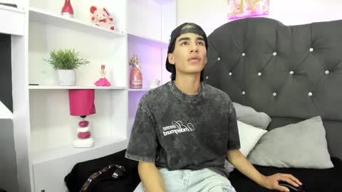 Snapshot of yeico_ospina chatting on 17, 1, 2025 TRIO HOT online show from 17, 1, 2025