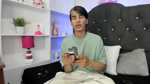 Snapshot of yeico_ospina chatting on 18, 1, 2025 TRIO HOT online show from 18, 1, 2025