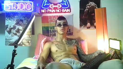 Snapshot of yeisoncastellanos1999 chatting on 22, 9, 2025 yeisoncastellanos1999 online show from 22, 9, 2025